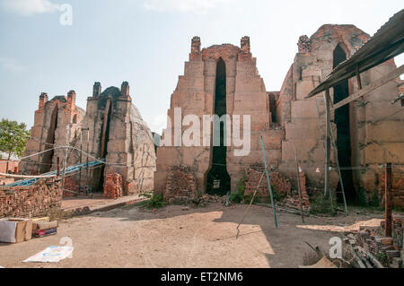 Forni di cottura in una fabbrica di mattoni, Vietnam Foto Stock