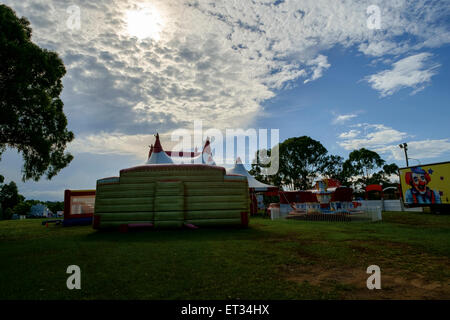 Webers Circus arriva in città Foto Stock