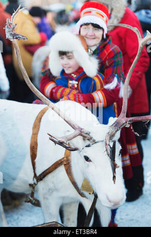 Circolo Polare Artico, Lapponia, Scandinavia, Svezia, Jokkmokk, etnica popolazione Sami al festival invernale Foto Stock