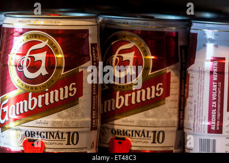 Piccola cinque litri di barile di birra di marca Gambrinus al negozio. Repubblica ceca Foto Stock