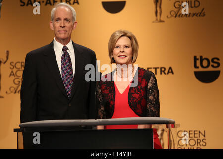 Celebrità annunciare le candidature per la ventunesima edizione del Screen Actors Guild Awards a SilverScreen Theatre presso il Pacific Design Center di West Hollywood. Dotato di: Daryl Anderson, JoBeth Williams dove: Los Angeles, California, Stati Uniti quando: 10 Dic 2014 Credit: Brian A/WENN.com Foto Stock