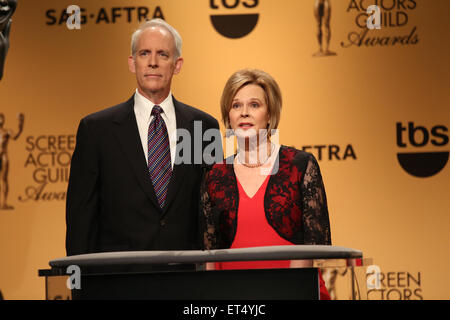 Celebrità annunciare le candidature per la ventunesima edizione del Screen Actors Guild Awards a SilverScreen Theatre presso il Pacific Design Center di West Hollywood. Dotato di: Daryl Anderson, JoBeth Williams dove: Los Angeles, California, Stati Uniti quando: 10 Dic 2014 Credit: Brian A/WENN.com Foto Stock