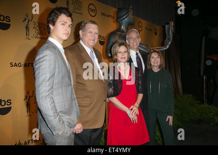 Celebrità annunciare le candidature per la ventunesima edizione del Screen Actors Guild Awards a SilverScreen Theatre presso il Pacific Design Center di West Hollywood. Dotato di: Ansel Elgort, Ken Howard, JoBeth Williams, Daryl Anderson, Kathy Connell dove: Los Angeles, California, Stati Uniti quando: 10 Dic 2014 Credit: Brian A/WENN.com Foto Stock