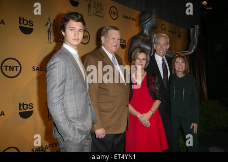 Celebrità annunciare le candidature per la ventunesima edizione del Screen Actors Guild Awards a SilverScreen Theatre presso il Pacific Design Center di West Hollywood. Dotato di: Ansel Elgort, Ken Howard, JoBeth Williams, Daryl Anderson, Kathy Connell dove: Los Angeles, California, Stati Uniti quando: 10 Dic 2014 Credit: Brian A/WENN.com Foto Stock