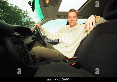 Il Middlesbrough Jan Aage Fjortoft nella sua Audi station wagon. 19 settembre 1995. Foto Stock