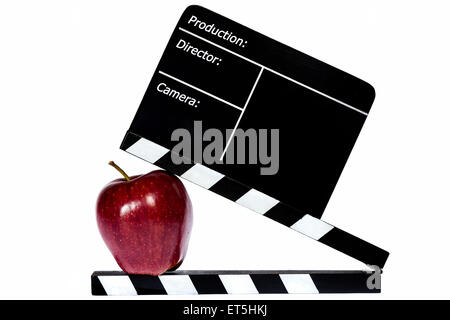 Rosso scuro apple e il lembo di film - sfondo bianco Foto Stock