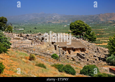 Vista parziale del palazzo minoico di Festo (o 'Festo') nel sud di Creta, prefettura di Iraklion, Grecia Foto Stock