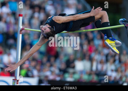 Oslo, Norvegia. 11 Giugno, 2015. Diamond League giochi Bislett Bohdan Bondarenko dell'Ucraina compete in uomini salto in alto durante la IAAF Diamond League in occasione del cinquantesimo anniversario ExxonMobil Bislett Games di Oslo, Norvegia. Credito: Azione Sport Plus/Alamy Live News Foto Stock