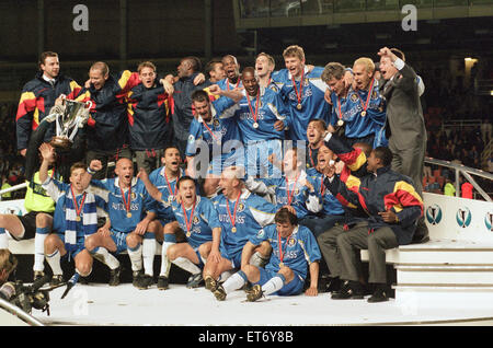 Coppa delle Coppe finale di Chelsea v Stuttgart, tenutasi al Råsunda Stadium. Chelsea ha vinto la partita 1-0, grazie a Gianfranco ZOLA obiettivo. 13 maggio 1998. Foto Stock