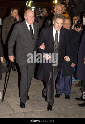 La messa funebre per Cayetana Fitz-James Stuart a Madrid con: Alfonso Diez, Re Juan Carlos dove: Madrid, Spagna Quando: 15 Dic 2014 Credit: Oscar Gonzalez/WENN.com Foto Stock