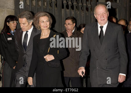 La messa funebre per Cayetana Fitz-James Stuart a Madrid con: Alfonso Diez, Re Juan Carlos e la regina Sofia dove: Madrid, Spagna Quando: 15 Dic 2014 Credit: Oscar Gonzalez/WENN.com Foto Stock