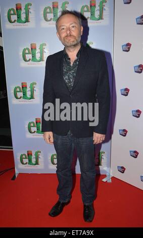 Serata di Apertura del 'Elf il Musical' al Bord Gais teatro di energia a Dublino - Arrivi con: Rick O'Shea dove: Dublino, Irlanda quando: 17 Dic 2014 Credit: WENN.com Foto Stock