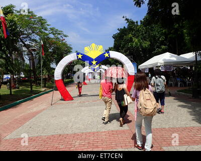 Manila, Filippine. 12 Giugno, 2015. Filippine celebra 117Giorno di indipendenza il 12 giugno 2015. Credito: Sherbien Dacalanio/Pacific Press/Alamy Live News Foto Stock