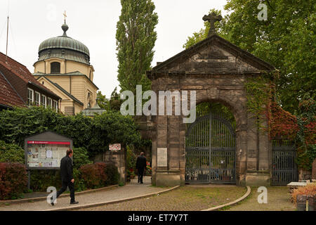 Berlino, Germania, l'entrata al Vecchio San Matthaus Kirchhof Berlin Foto Stock