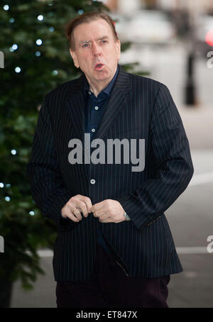 Andrew Marr visualizza gli arrivi presso il Centro Televisivo della BBC. Dotato di: Timothy Spall dove: Londra, Regno Unito quando: 21 Dic 2014 Credit: Daniel Deme/WENN.com Foto Stock
