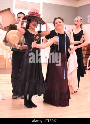 Media day per il musical di Broadway "Gigi" tenutasi presso il nuovo 42nd Street Studios - Prove generali con: Vanessa Hudgens, cast dove: New York New York, Stati Uniti quando: 22 Dic 2014 Credit: Giuseppe Marzullo/WENN.com Foto Stock