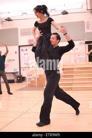 Media day per il musical di Broadway "Gigi" tenutasi presso il nuovo 42nd Street Studios - Prove generali con: Vanessa Hudgens, cast dove: New York New York, Stati Uniti quando: 22 Dic 2014 Credit: Giuseppe Marzullo/WENN.com Foto Stock