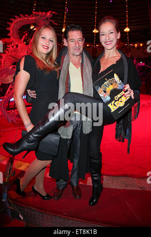 Premiere del programma invernale del circo Krone offre: Max Tidof mit Ehefrau Lisa Seitz und Tochter Luzie dove: Monaco di Baviera, Germania Quando: 26 Dic 2014 Credit: Franco Gulotta/WENN.com Foto Stock