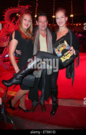 Premiere del programma invernale del circo Krone offre: Max Tidof mit Ehefrau Lisa Seitz und Tochter Luzie dove: Monaco di Baviera, Germania Quando: 26 Dic 2014 Credit: Franco Gulotta/WENN.com Foto Stock