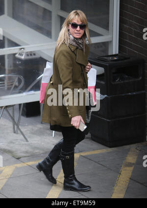 Tamzin Outhwaite fuori ITV Studios con: Tamzin Outhwaite dove: Londra, Regno Unito quando: 07 Gen 2015 Credit: rocciosa/WENN.com Foto Stock