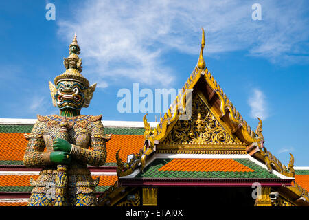 Asia. Tailandia Bangkok custode di Wat Phra Kaeo complesso King's Palace Foto Stock