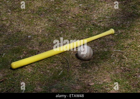 Il baseball e il bat Foto Stock