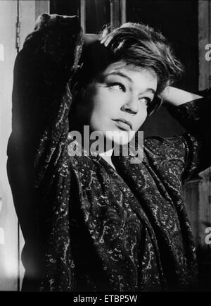 Simone Signoret, sul set del film 'Giochi', 1967 Foto Stock