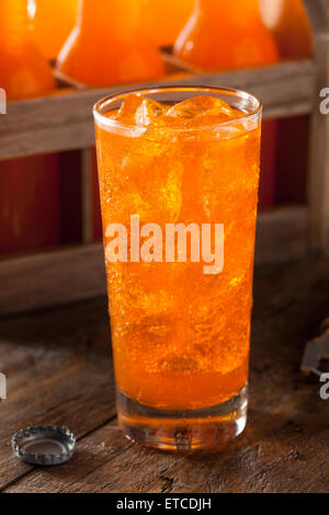Arancio rinfrescante crema di soda pronta da bere Foto Stock