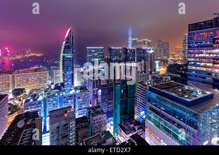 Tsim Sha Tsui di notte, hong kong downtown area Foto Stock