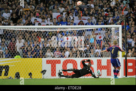 Il Giappone è stato battuto in una pena shootout dagli Arabi Uniti Emirites nell'AFC Quarti di Finale stasera, che rappresenta il più grande shock risultato nella storia del torneo con: Keisuke Honda dove: Sydney, Australia quando: 23 Gen 2015 Credit: WENN.com Foto Stock