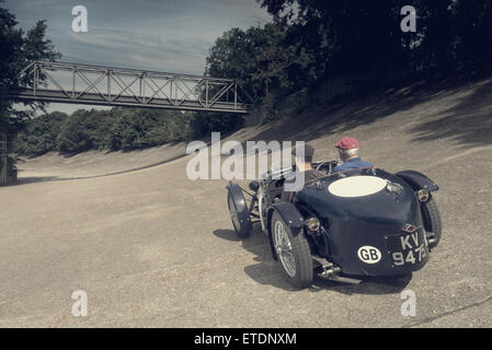 Mike Hawthorn's 1934 Riley Ulster Imp sul settore bancario Brooklands Weybridge Surrey UK Foto Stock