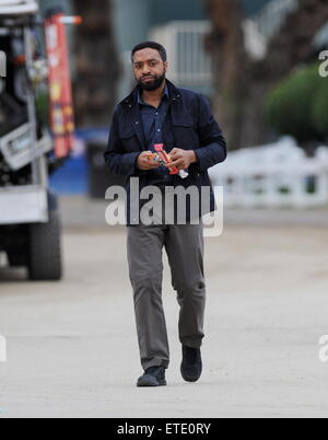 Oscar nominee '12 Anni uno slave' star Chiwetel Ejiofor avvistato sul set di 'il segreto nei loro occhi' riprese in Pasadena ca. L'attore è stato affiancato da co star Dean Norris da 'rottura' cattivo e Daniel modernamente come direttore della fotografia per il film. Daniel è famosa moglie Julia Roberts è colato anche per il film. Dotato di: Chiwetel Ejiofor dove: Pasadena, California, Stati Uniti quando: 28 Gen 2015 Credit: Cousart/JFXimages/WENN.com Foto Stock