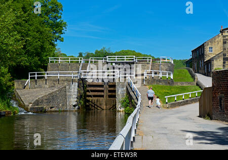 Dobson serrature, Leeds e Liverpool Canal, nei pressi di Ponte Apperley, Bradford, West Yorkshire, Inghilterra, Regno Unito Foto Stock