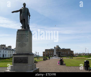 Statua di James George Smith Neill CB il tenente colonnello Madras storico esercito di Wellington Square Ayr Scozia giardini formali recreation area giorno di maggio Foto Stock