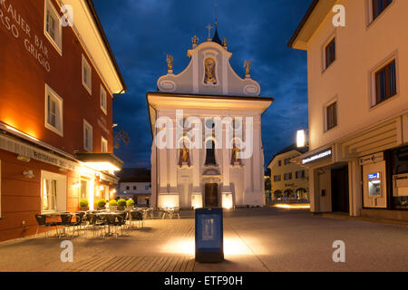 Chiesa Parrocchiale di San Michele, San Michaelsplatz square, centro storico, San Candido, Val Pusteria, provincia di Alto Adige, Italia Foto Stock