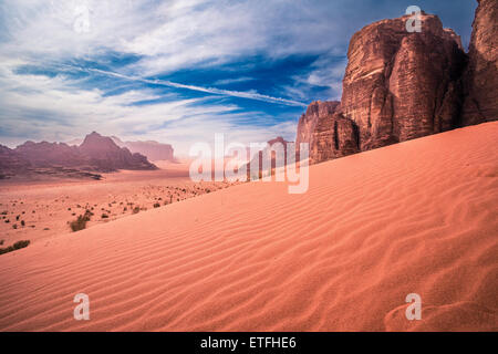 Vista panoramica di Wadi Rum desert, Giordania Foto Stock