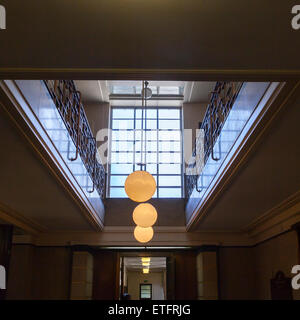 Art Deco atrium in Hornsey Town Hall di Londra, Regno Unito Foto Stock