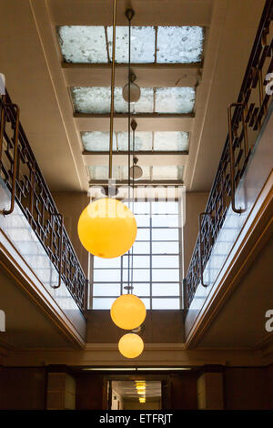 Art Deco atrium in Hornsey Town Hall di Londra, Regno Unito Foto Stock