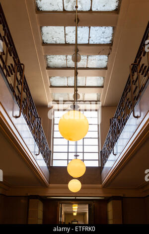 Art Deco atrium in Hornsey Town Hall di Londra, Regno Unito Foto Stock