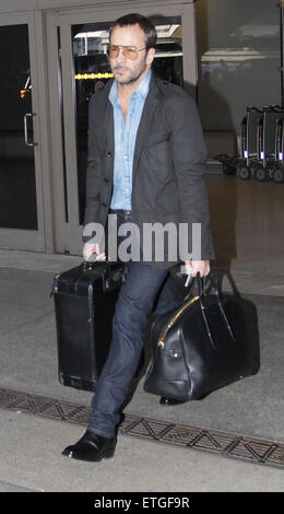 Fashion designer Tom Ford arriva all'Aeroporto Internazionale di Los Angeles (LAX) dotata di: Tom Ford dove: Los Angeles , California, Stati Uniti quando: 16 Feb 2015 Credit: WENN.com Foto Stock