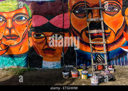 Pittura murales nel distretto di comas. Lima Peru. Foto Stock