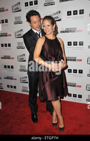 BEVERLY HILLS, CA - 14 ottobre 2011: Robert Downey Jr. & moglie Susan al 2011 American Cinematheque Gala dove fu onorato con la venticinquesima edizione American Cinematheque Award presso il Beverly Hilton Hotel. Ottobre 14, 2011 Beverly Hills, CA Foto Stock