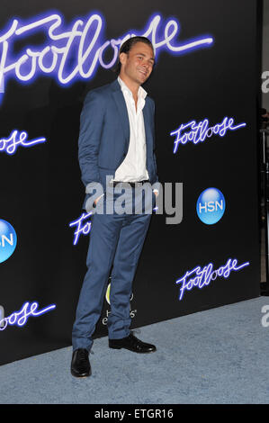 LOS ANGELES, CA - 3 ottobre 2011: Patrick John Flueger presso il Los Angeles premiere del suo nuovo film 'Footloose' al Regency Village Theatre, Westwood, CA. 3 ottobre 2011 Los Angeles, CA Foto Stock