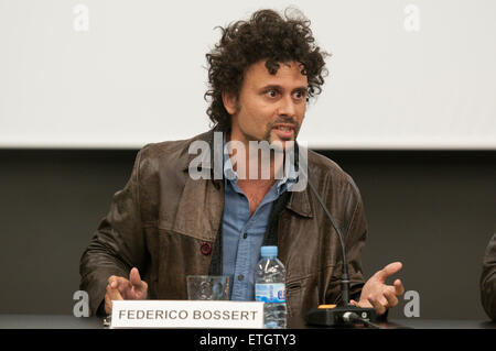 Viggo Mortensen assiste la presentazione del libro "ons della foresta" di Barcellona. Il libro di Bossert e Villar, che raccoglie una collezione del lavoro fotografico di tedesco etnografo Max Schmidt circa il sud indiani americani, è stato pubblicato da Mortensen dotate: Federico Bossert dove: Barcellona, Spagna Quando: 19 Feb 2015 Credit: David R.Rico/WENN.com Foto Stock