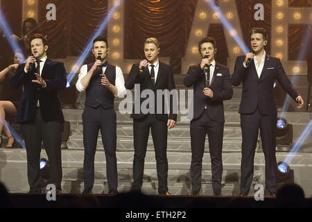 "La Gran Bretagna's Got Talent' vincitori Collabro headline presso lo Scottish Exhibition and Conference Centre (SECC) dotata di: Michael coclea, Richard Hadfield, Jamie Lambert, Matt pagana, Thomas Redgrave, Collabro dove: Glasgow, Scotland, Regno Unito quando: 20 Feb 2015 Credit: Peter Kaminski/WENN.com Foto Stock