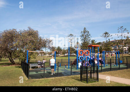 Parco giochi childfrens nella barriera corallina lunga sul nord di Sydney, Australia Foto Stock