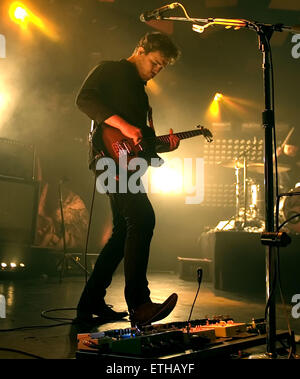 Sangue reale effettuando al Barrowland Ballroom di Glasgow offre: Mike Kerr, Ben Thatcher, Royal sangue dove: Glasgow, Scotland, Regno Unito quando: 23 Feb 2015 Credit: Peter Kaminski/WENN.com Foto Stock