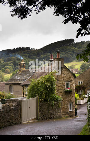 Regno Unito, Inghilterra, Derbyshire, Eyam, Lydgate, vecchio cottage in pietra Foto Stock