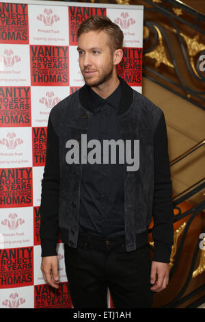 Photocall per vanità Progetto per il Princes Trust presso il Cafe Royal offre: Calvin Harris dove: Londra, Regno Unito quando: 26 Feb 2015 Credit: Phil Lewis/WENN.com Foto Stock