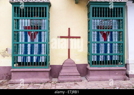 Tipico edificio coloniale facciata in Trinidad, Cuba Foto Stock